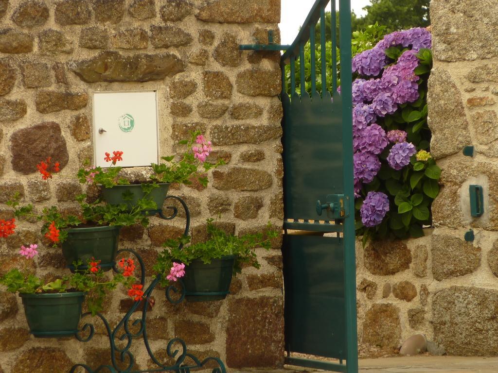 Hotel Gite Les Sageais Baguer-Morvan Exterior foto